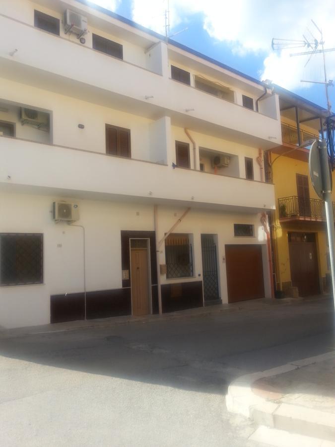 Rosy'S Apartments Trappeto  Dış mekan fotoğraf
